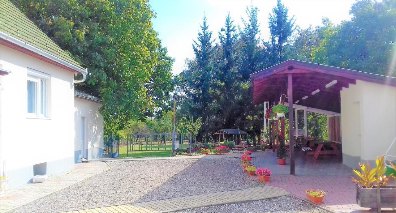 Hotel Kristaly Vendeghaz Bogács Exterior foto